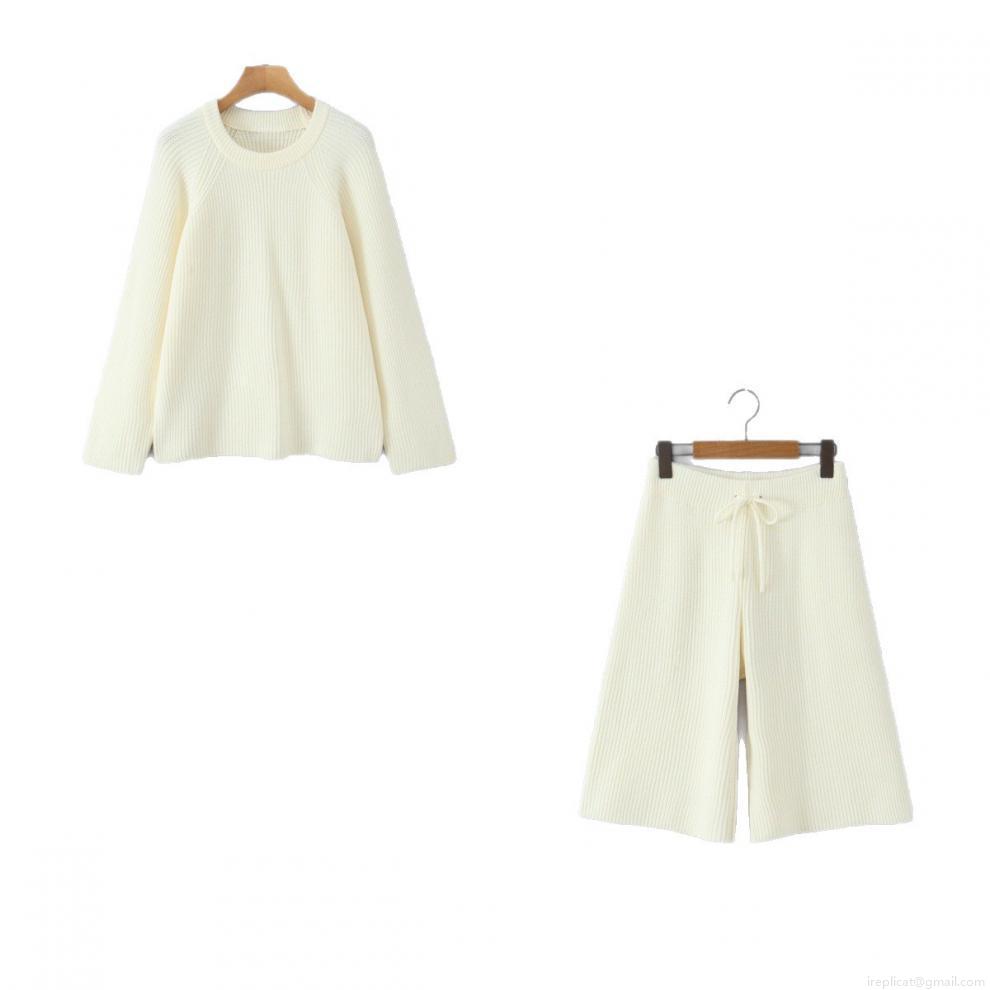Women's Two Piece Knit Set Solid Color Round Neck Pullover Long Sleeve Sweater and Wide Leg Drawstring Shorts Casual Loungewear Outfit Streetwear
