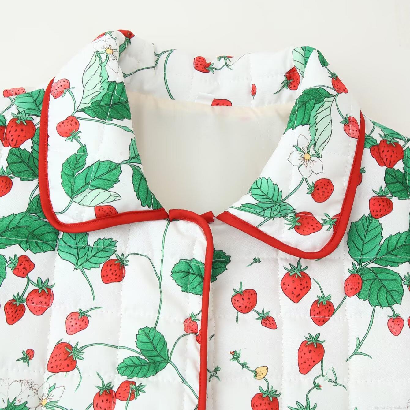 Women's Quilted Strawberry Print Padded Jacket Polyester Outer Cotton Filling Casual Loose Button Down Outerwear Coat With Red Piping Pockets For Autumn Winter Ladies Fashion