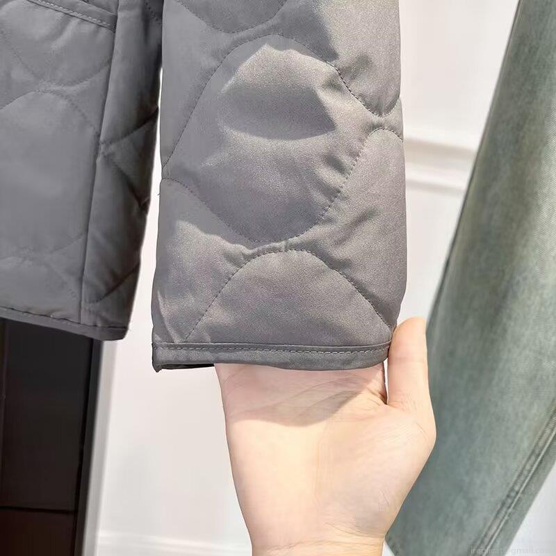 Women's Casual Diamond Quilted Padded Jacket Fashionable V-Neck Winter Warm Cotton Coat With Plaid Lining And Zipper Pockets