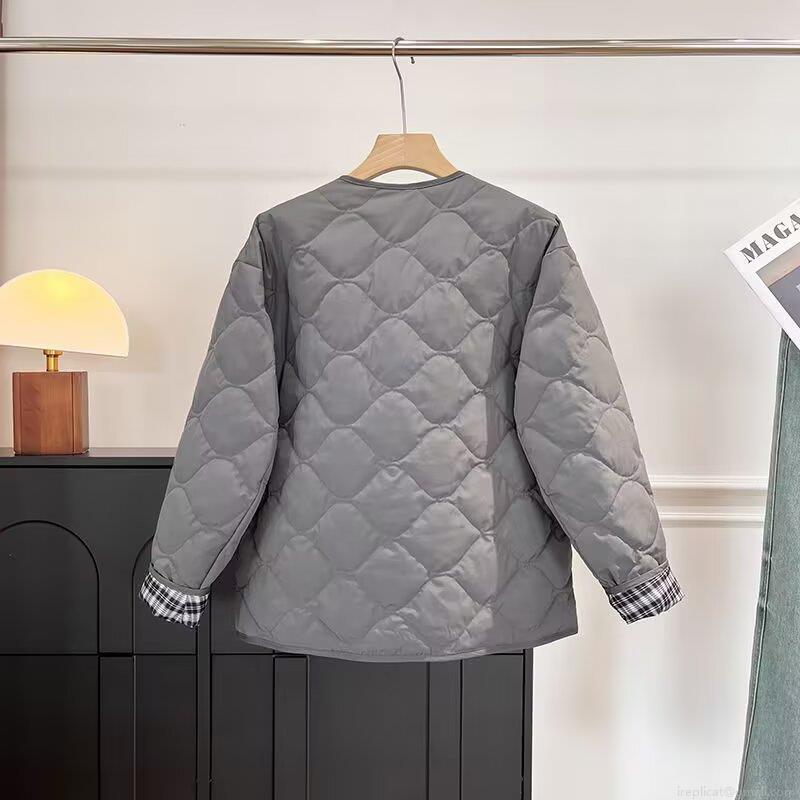 Women's Casual Diamond Quilted Padded Jacket Fashionable V-Neck Winter Warm Cotton Coat With Plaid Lining And Zipper Pockets