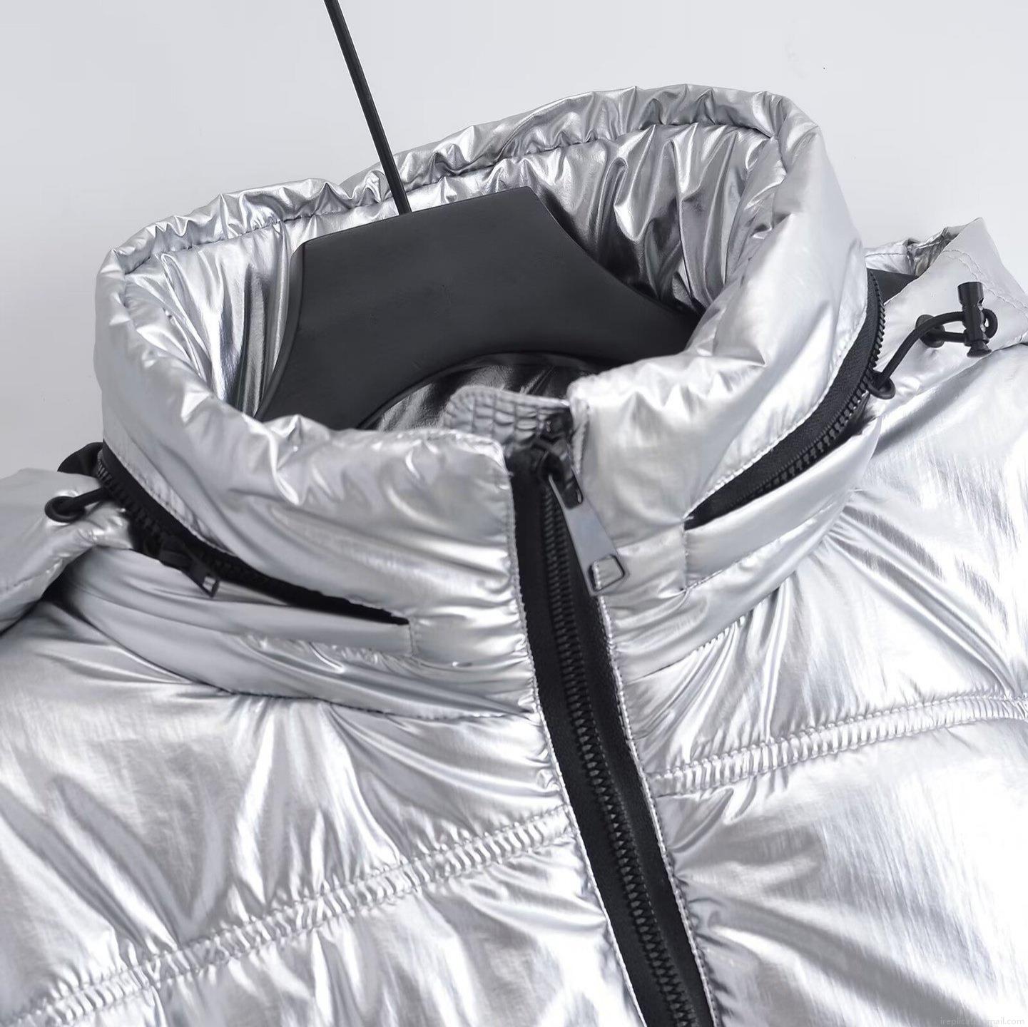 Women's Fashion Metallic Glossy Hooded Puffer Jacket Thickened Warm Short Padded Coat With Zipper Pocket Casual Winter Outerwear