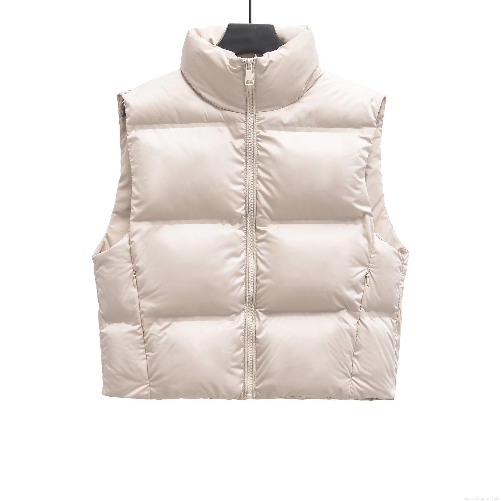 Women's Puffer Vest Polyester Quilted Sleeveless Jacket Stand Collar Warm Padded Outerwear for Winter Autumn Casual Solid Color Gilet for Women